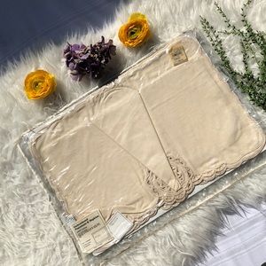 Vintage Embroidered Sundial New Place Mat Set